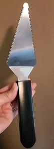 Pampered Chef Slice N Serve Serrated Pie Cake Cutter Server Kitchen Tool - Picture 1 of 3