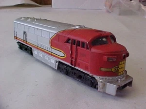 VINTAGE AHM TEMPO HO SCALE SANTA FE #5028 POWERED DIESEL - Picture 1 of 8