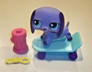 Authentic Littlest Pet Shop LPS Dog ~ Dacshund 1367 Purple with Teal Eyes - Picture 1 of 4