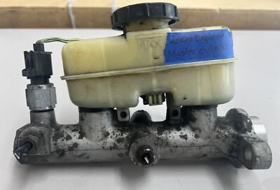 Ford Explorer 2003-2005 vagón cilindro maestro de freno con tapa de botella de líquido Foto 1 de 4