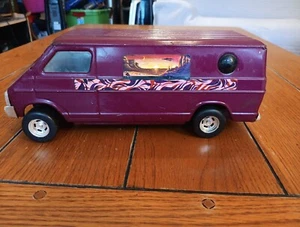 Vintage Ertl Die Cast Metal Deluxe Dodge Southwest Sunset Van Mural - Picture 1 of 7