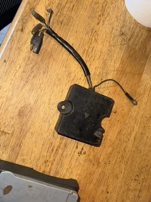 79,80 Kawasaki KLX-250 OEM CDI BOX, 21119-1012 Foto 1 de 4