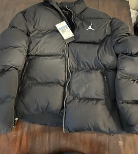 Nike Air Jordan Essentials Jumpman Puffer Jacket Black FB7331-010 Men’s Size M - Picture 1 of 4