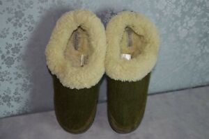 Daniel Green Women's Moss-Colored Faux Fur-Lined Clog Slippers SZ 11M
