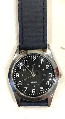 Reloj de cuarzo para hombre SPC26SW esfera estilo militar de EE. UU. NECESITA BATERÍA SIN RESERVA Foto 1 de 3