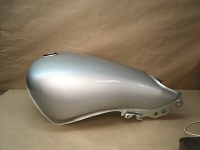 Suzuki GV700 GV 700 1985 Madura tanque de gasolina gasolina fabricante de equipos originales 44110-05A00-Yd8 Foto 1 de 4