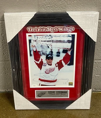 Steve Yzerman Signed Framed Detroit Red Wings 2002 Stanley Cup 8x10 Photo JSA - Image 1 of 3