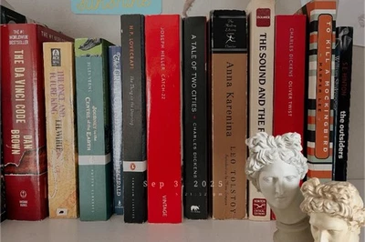 Classic Literature Book Set/ Academia Book Bundle - Dickens, Lovecraft, Tolstoy Foto 1 de 4