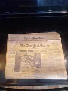 Periódico completo del New York Times 14 de abril de 1969 - Imagen 1 de 9