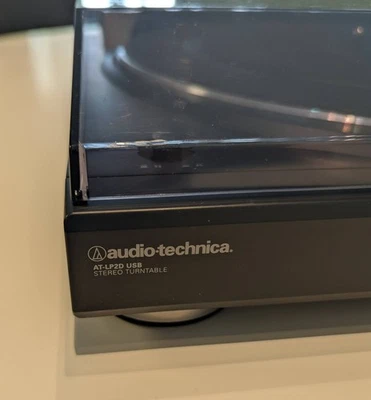 Tocadiscos estéreo USB Audio Technica AT LP2D automático con cubierta Foto 1 de 4