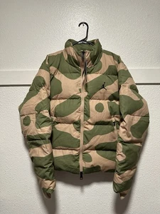 New Nike Air Jordan Green Tan Camo Down Puffer Jacket FB6988-200 Men's Size M - Picture 1 of 4