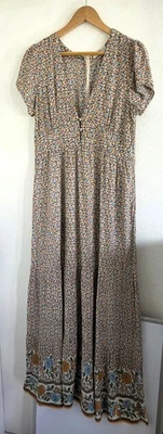 Vestido maxi con bolsillos y manga corta floral Evangeline Cottage Core de Natural Life L Foto 1 de 4