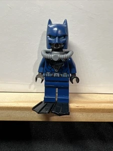 LEGO Super Heroes Dark Blue Wetsuit Batman Minifigure Rare - Picture 1 of 7