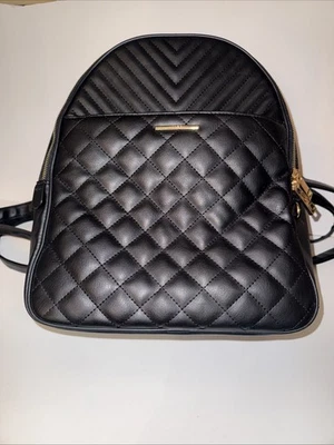 Mochila Aldo para mujer de cuero sintético negra con herrajes dorados correa ajustable Foto 1 de 4