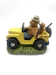 Lefton Smokey The Bear Figur Jeep Musical Take Me Home Country Road CWH10683 - Bild 1 von 9