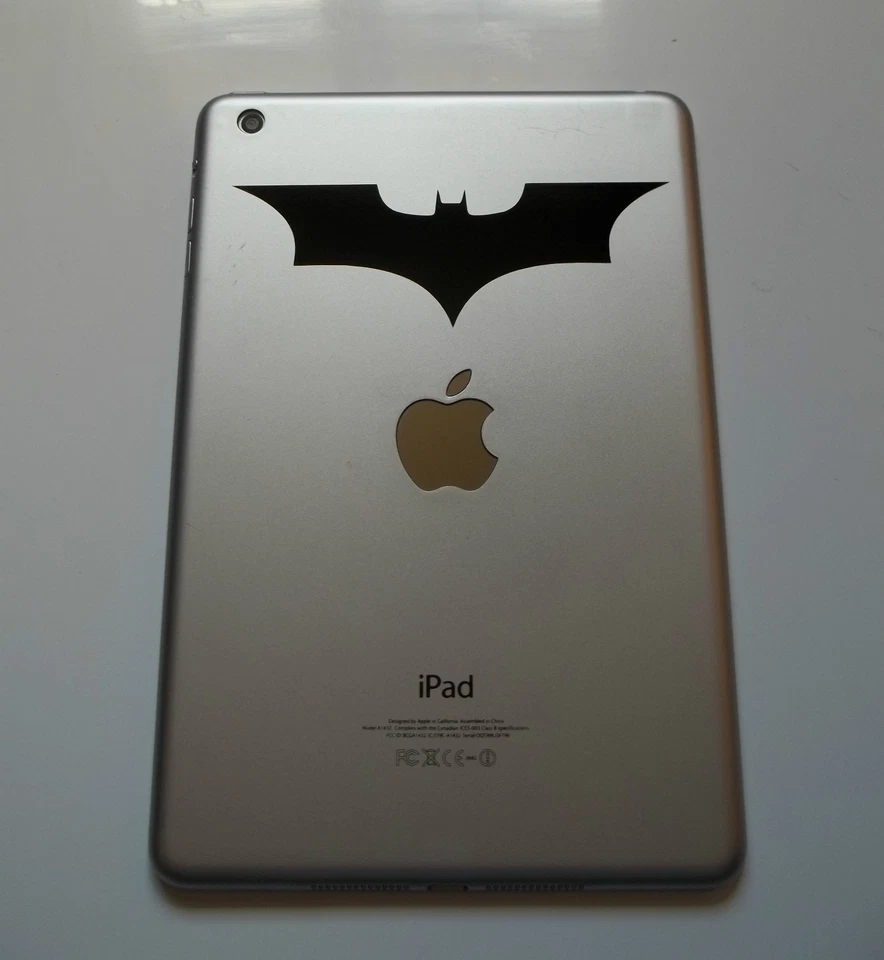1 x Bat Decal - Vinyl Sticker for iPad Mini Tablet Mac Macbook Air - Image 1 of 2