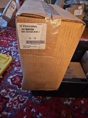 241996358 GENUINE OEM ELECTROLUX Frigidaire CONTROL BOARD ---------(B20) - Image 1 of 2