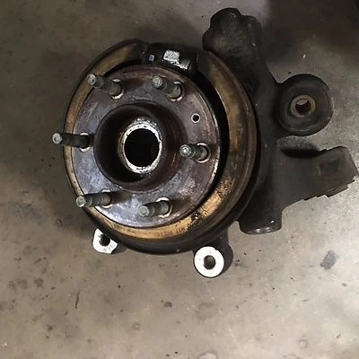 Cadillac STS 2005 2006 2007 2008 husillo/nudillo trasero izquierdo  Foto 1 de 2