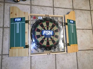 Vendita finale - Freccette con armadio, 6 freccette, gomma e gesso - ottimo affare - Foto 1 di 2