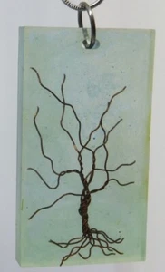 E071 Lebensbaum in 2" Harz Anhänger mit 8 1/2" Kette - Bild 1 von 3