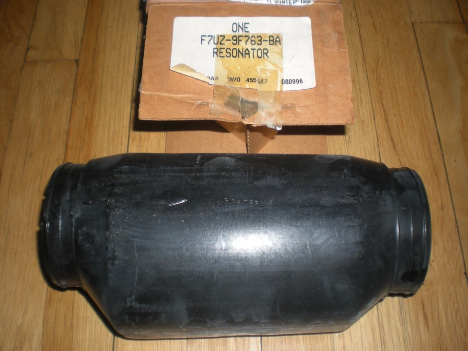 NOS 1997 FORD E150 E250 4.6L ENGINE AIR INTAKE RESONATOR - Imagem 1 de 1