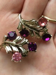 Orecchini Vintage Squisiti Clip On, Strass Vetro Rosa Viola Anni 50, Firmati - Foto 1 di 23