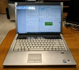 Dell XPS M1530 - Intel C2D T9300 2.5 GHz - 4 GB RAM - 120GB SSD - GeForce 8600M - Picture 1 of 7