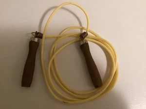 Antica corda salto salto vintage manici legno nostalgia esercizio 87” plus - Foto 1 di 3