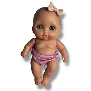 Beringer Vinyl Baby Puppe 8 Zoll rosa Schleife offene Augen bewegliche Gliedmaßen 28-10 - Bild 1 von 4