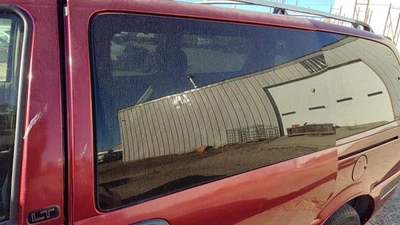 1997-2005 Chevy Venture Driver Left Rear Side Window Door Glass Oem Back 120" Wb - Image 1 of 2