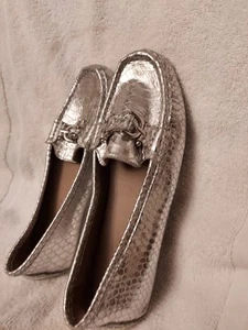 Donald Pliner Womens Penny Loafers Silver Crinkled Leather Slip On Sz 7.5 - Picture 1 of 9