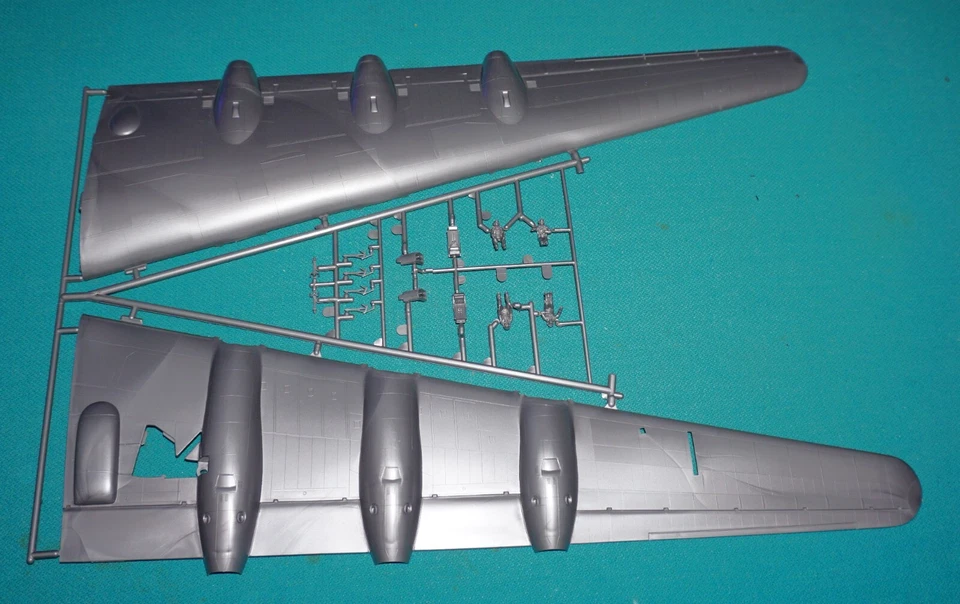 B-36 Peacemaker Monogram 1/72 Port Wing Pilots Etc. - Image 1 of 1