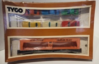 TYCO HO Scale Autoloader Train 6 Automobiles #349 #450 - Image 1 of 4