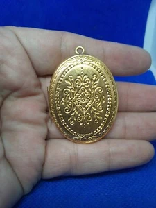 Large Gold toned Locket - Picture 1 of 8