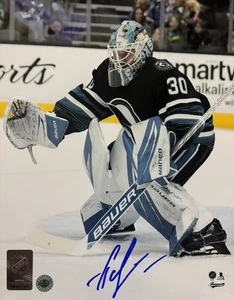 ¡Foto 8x10 firmada por Yaroslav Askarov! Tiburones de San José ¡OBJETIVO! Rusia! Con certificado de autenticidad - Imagen 1 de 3