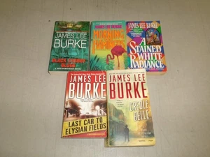 Dave Robicheaux Series by James Lee Burke (5 From Series-Titles Below) Lot 7696 - Foto 1 di 1