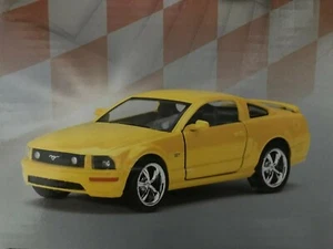 Die Cast 2006 Ford Mustang GT - Yellow - DCMGT - 1:38 Scale - Only one included - Picture 1 of 2