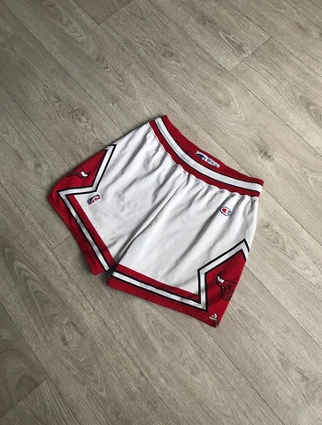 Vintage Champion Chicago Bulls 90s NBA Shorts Size L Cover