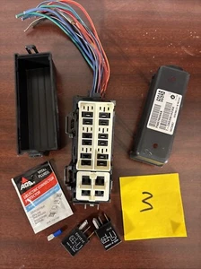 Jeep Patriot/Compass Relay Fuse Box - Picture 1 of 6