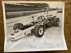 Vintage 1972 Bobby Unser B/W 8 X 10 Photo in Olsonite Eagle Car #2 Auto Racing - Picture 1 of 2