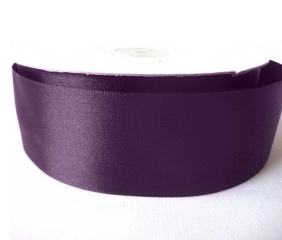 ROLLO CIRUELA 50 YARDAS DOBLE CARA CINTA SATINADA 1 1/2"  Foto 1 de 1