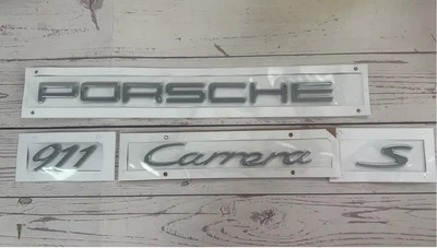 "PORSCHE 911 Carrera S" 991 INSIGNIA CROMADA / EMBLEMA GENUINO NUEVO Foto 1 de 3
