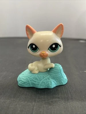Littlest Pet Shop LPS Bobble Head Tan Cat Blue Yarn McDonalds Figure 2010 - Image 1 of 4