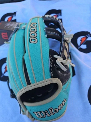 Luva Wilson 1716 A2000 Superskin Series 11,5 nova - Imagem 1 de 4