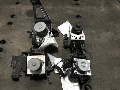 Nissan Frontier 2005-2011 unidad de freno antibloqueo conjunto de bomba ABS 137 k OEM Foto 1 de 3