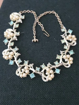 Collar gargantilla plata ornamentada para mujer perlas blancas y piedras azules Foto 1 de 4