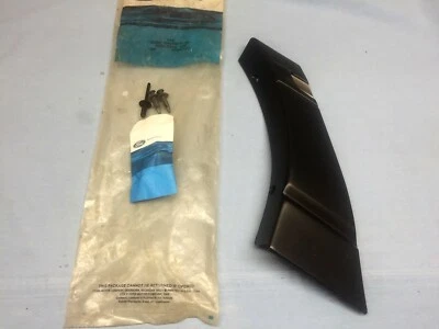 FORD TAURUS 1986-89 SEDÁN CUARTO TRASERO MOLDEADO (DERECHA) PIEZA #E8DZ-5429076-AA nuevo de lote Foto 1 de 4