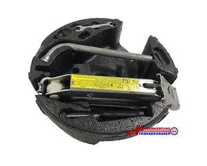 Audi A3 8L A4 A6 Crick Attrezzi Da Bordo 8L0011031A 8L0012109 - Picture 1 of 2