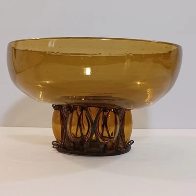 Centro de mesa de vidrio ámbar enjaulado Mid Century Foto 1 de 4