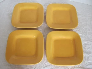 Home American Simplicity Oro-Amarillo Sólido/Naranja- Juego de 4 Platos Cuadrados de Ensalada - Imagen 1 de 14